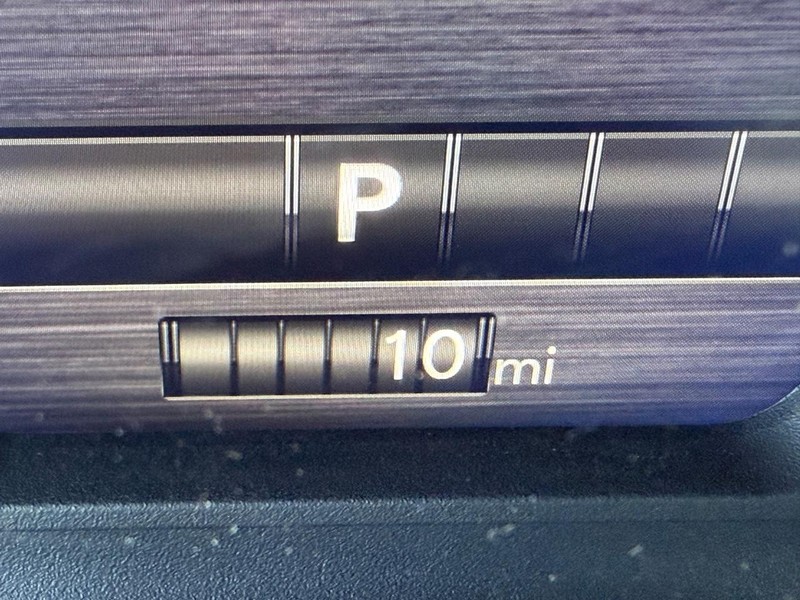 Ram 1500 Vehicle Full-screen Gallery Image 29
