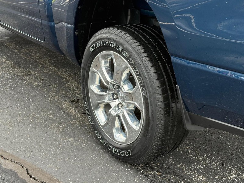 Ram 1500 Vehicle Full-screen Gallery Image 6