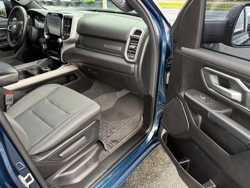 Ram 1500 Vehicle Full-screen Gallery Image 15