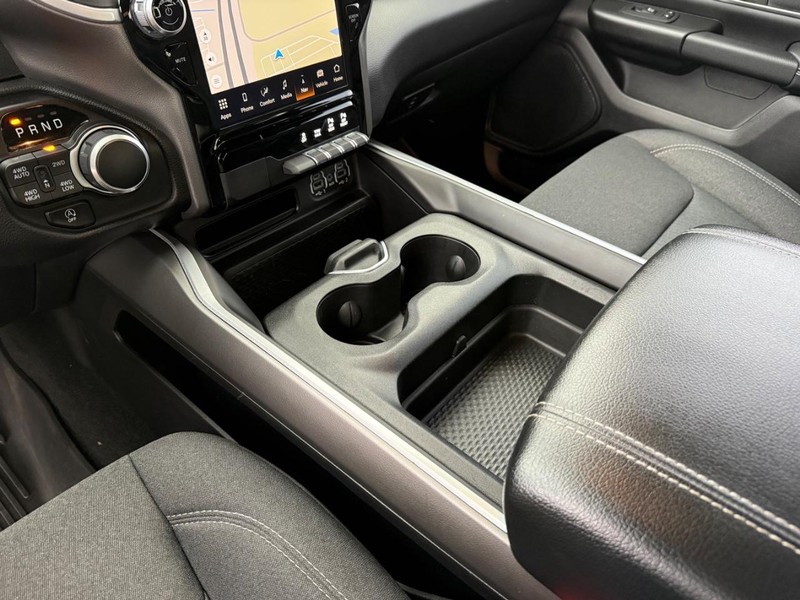 Ram 1500 Vehicle Full-screen Gallery Image 25