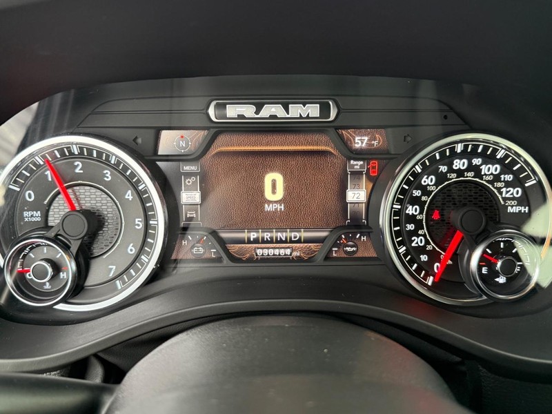Ram 1500 Vehicle Full-screen Gallery Image 28