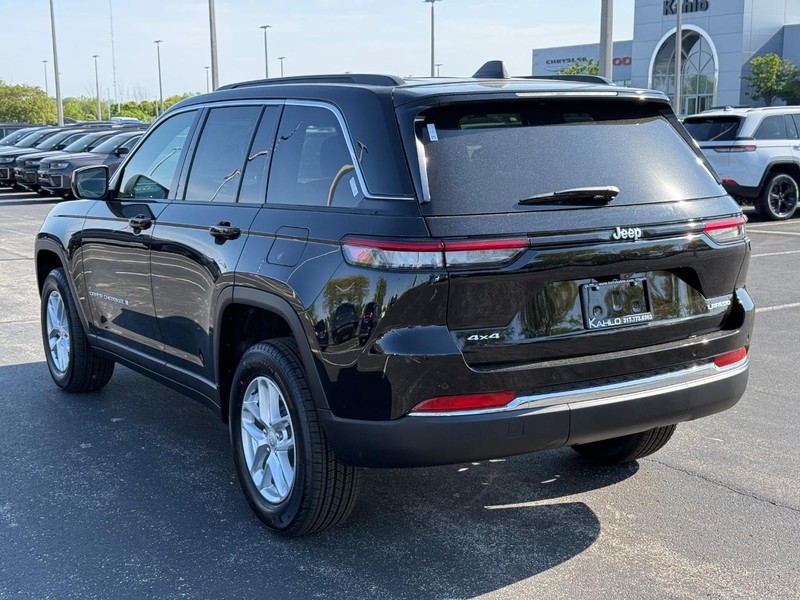 Jeep Grand Cherokee Vehicle Full-screen Gallery Image 5