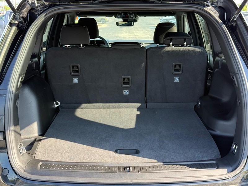 Jeep Grand Cherokee Vehicle Full-screen Gallery Image 7