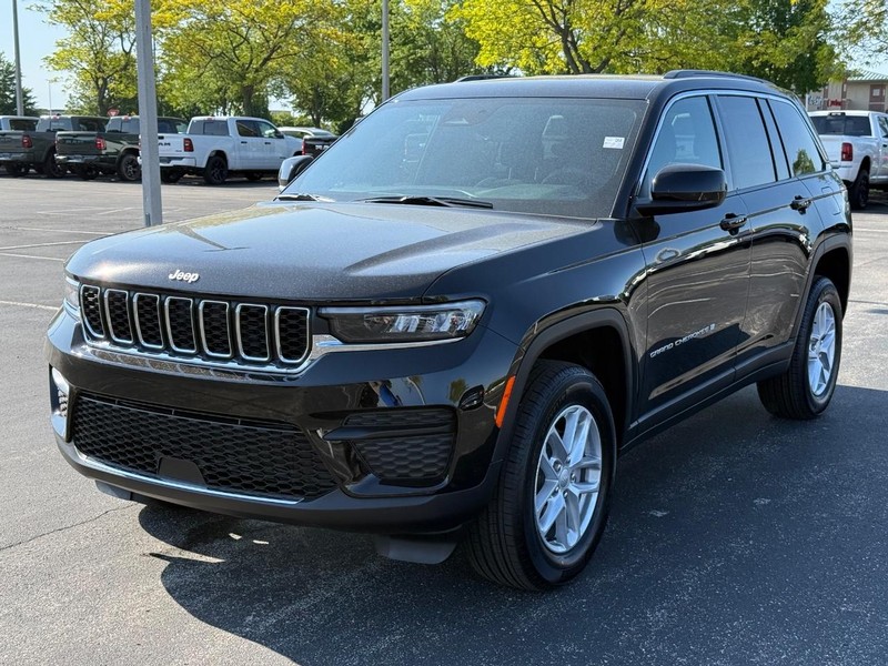 Jeep Grand Cherokee Vehicle Full-screen Gallery Image 8