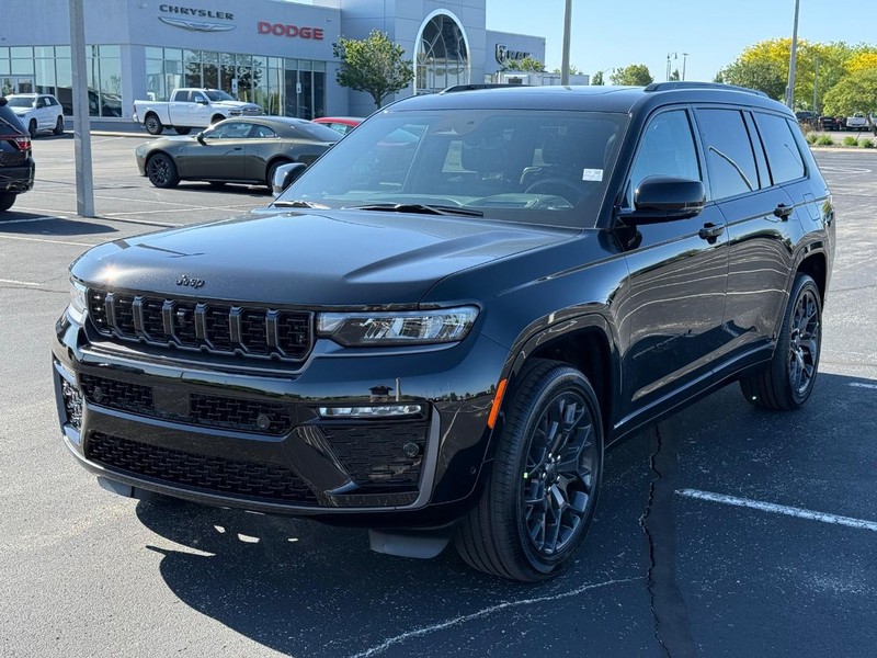 Jeep Grand Cherokee L Vehicle Full-screen Gallery Image 9