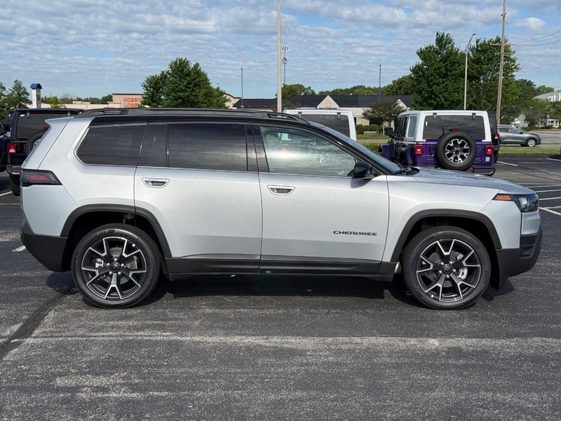 Jeep Cherokee Vehicle Full-screen Gallery Image 2