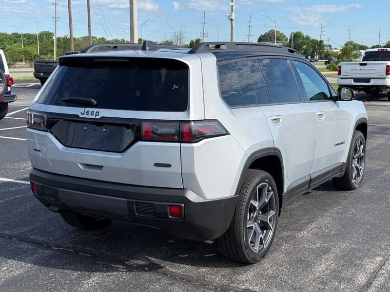 Jeep Cherokee Vehicle Full-screen Gallery Image 3