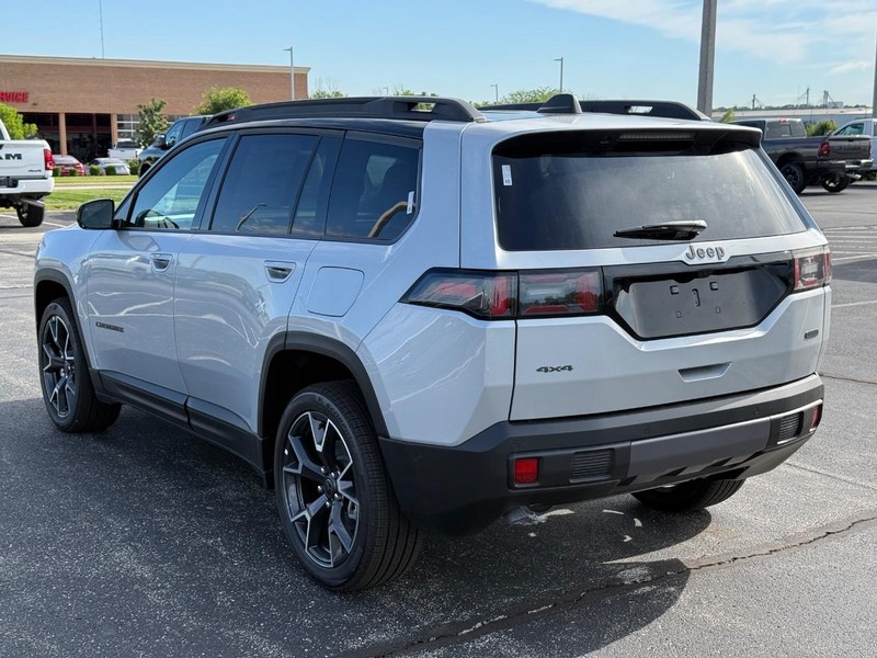 Jeep Cherokee Vehicle Full-screen Gallery Image 5