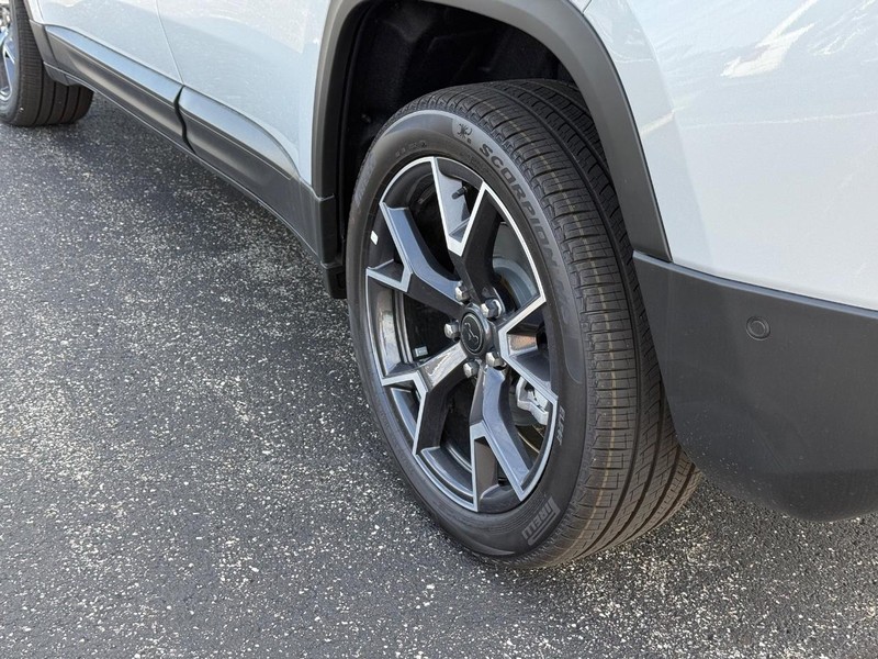 Jeep Cherokee Vehicle Full-screen Gallery Image 6