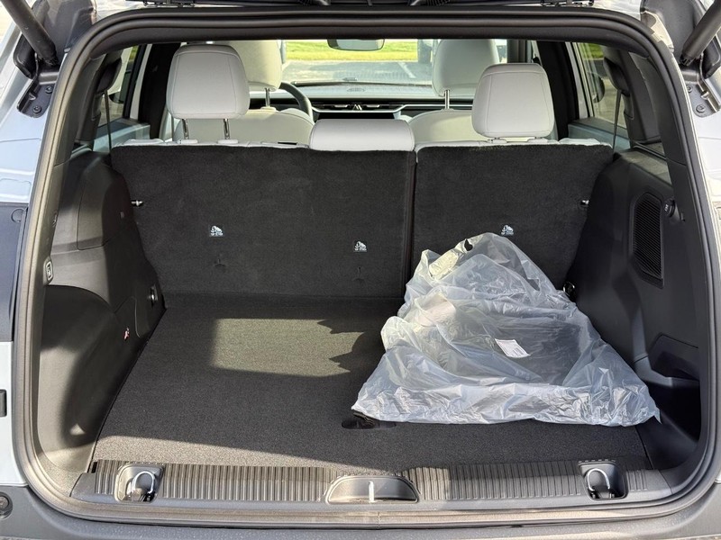 Jeep Cherokee Vehicle Full-screen Gallery Image 7