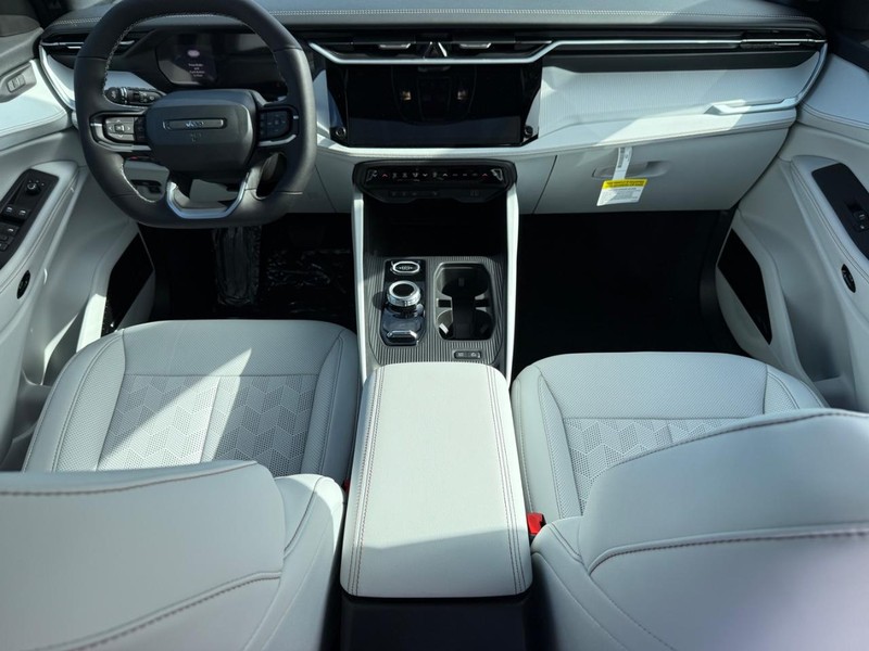 Jeep Cherokee Vehicle Full-screen Gallery Image 14