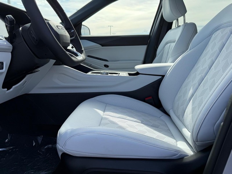Jeep Cherokee Vehicle Full-screen Gallery Image 19