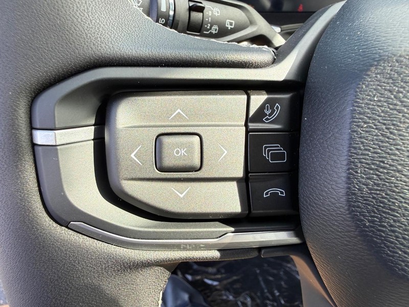 Jeep Cherokee Vehicle Full-screen Gallery Image 21