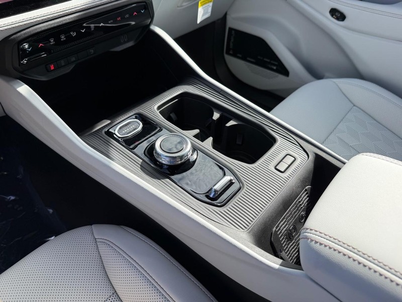 Jeep Cherokee Vehicle Full-screen Gallery Image 26