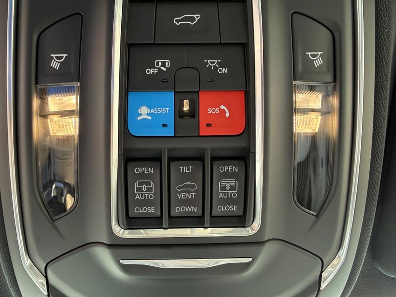 Jeep Cherokee Vehicle Full-screen Gallery Image 28