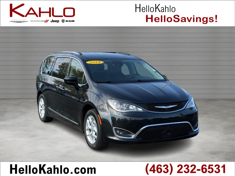Chrysler Pacifica Vehicle Full-screen Gallery Image 01
