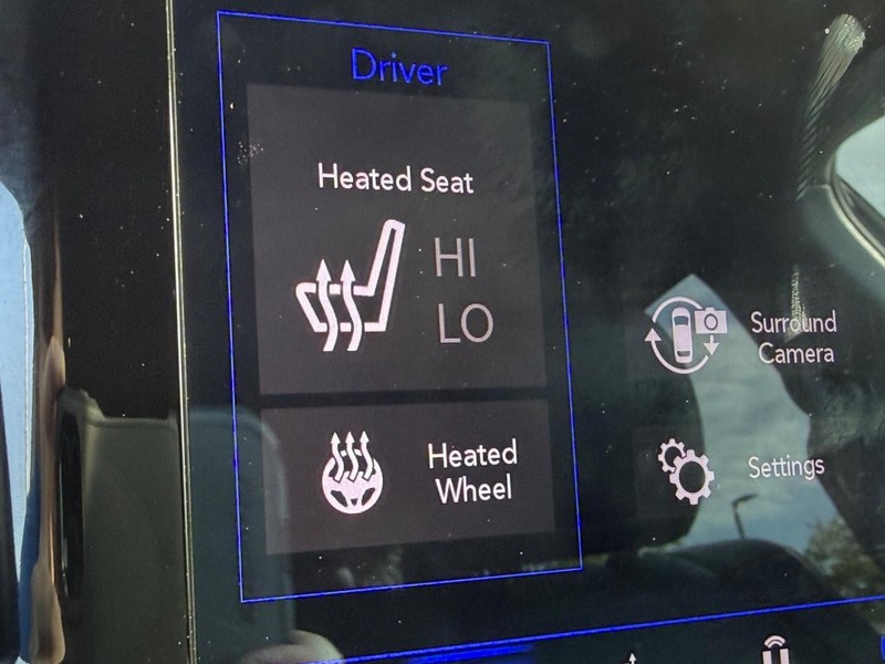 Chrysler Pacifica Vehicle Full-screen Gallery Image 26