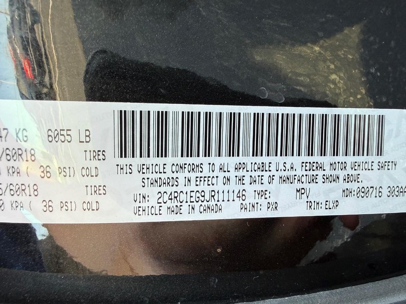 Chrysler Pacifica Vehicle Full-screen Gallery Image 33