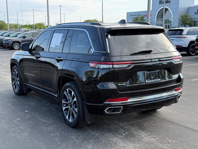 Jeep Grand Cherokee Vehicle Full-screen Gallery Image 5