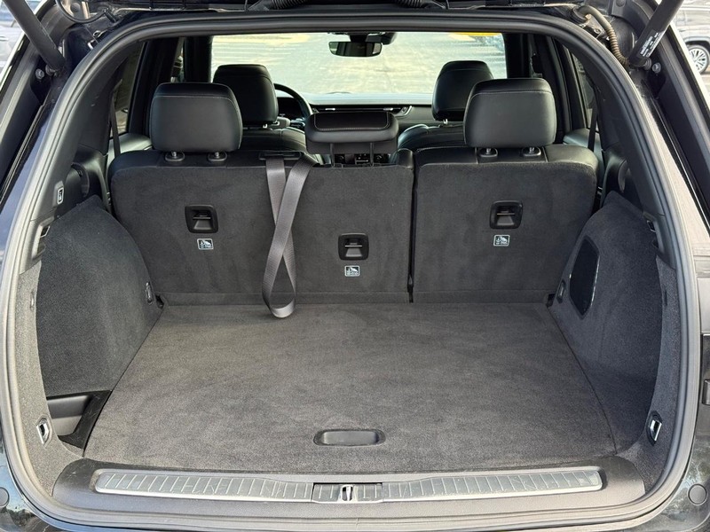 Jeep Grand Cherokee Vehicle Full-screen Gallery Image 7