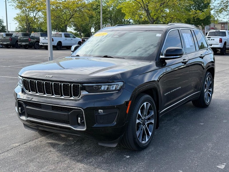Jeep Grand Cherokee Vehicle Full-screen Gallery Image 9