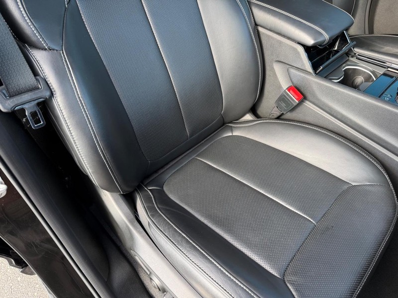 Jeep Grand Cherokee Vehicle Full-screen Gallery Image 17