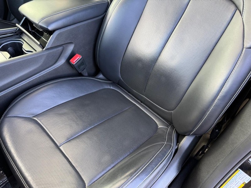 Jeep Grand Cherokee Vehicle Full-screen Gallery Image 33