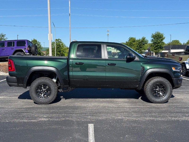 Ram 1500 Vehicle Full-screen Gallery Image 2