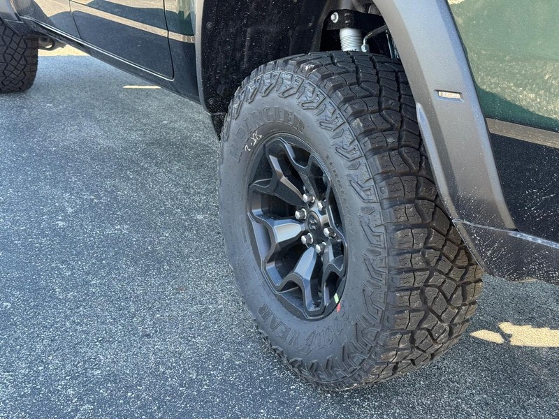 Ram 1500 Vehicle Full-screen Gallery Image 6