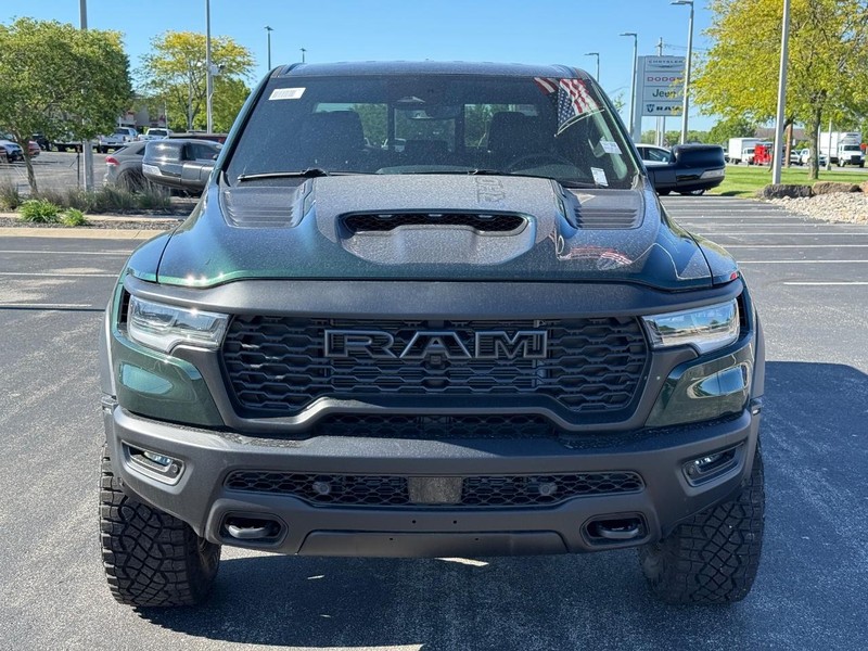 Ram 1500 Vehicle Full-screen Gallery Image 9