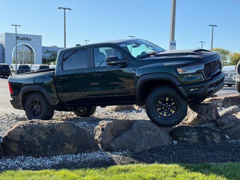 Ram 1500 Vehicle Full-screen Gallery Image 10