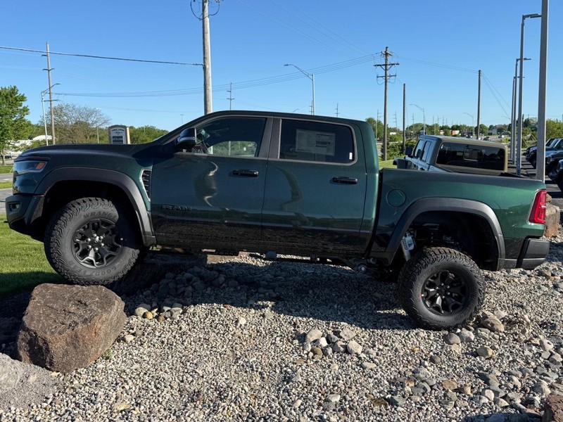 Ram 1500 Vehicle Full-screen Gallery Image 12
