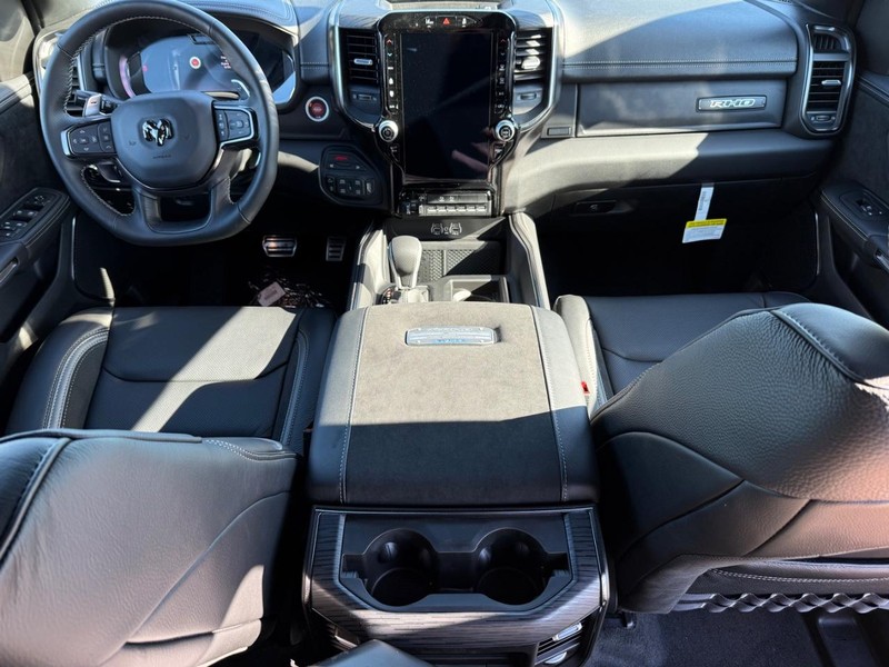 Ram 1500 Vehicle Full-screen Gallery Image 16