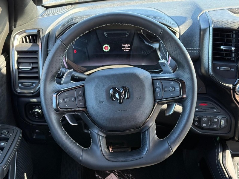 Ram 1500 Vehicle Full-screen Gallery Image 17