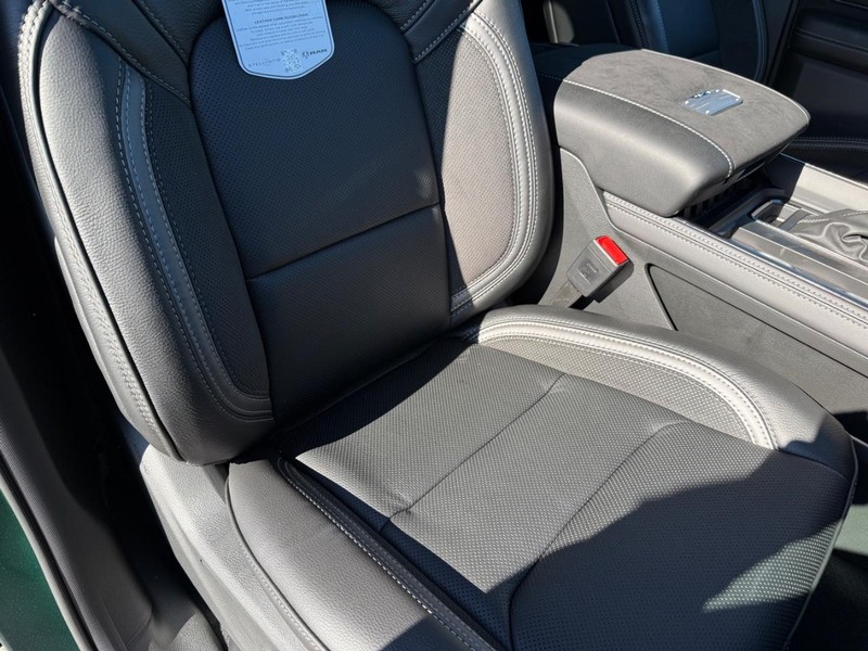 Ram 1500 Vehicle Full-screen Gallery Image 19
