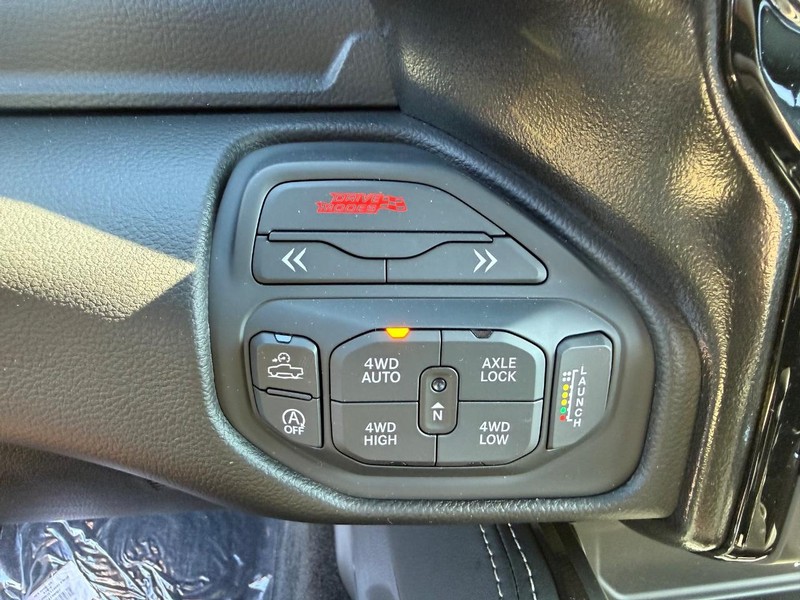 Ram 1500 Vehicle Full-screen Gallery Image 26