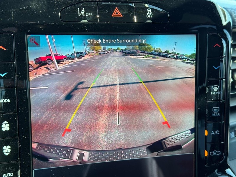 Ram 1500 Vehicle Full-screen Gallery Image 28