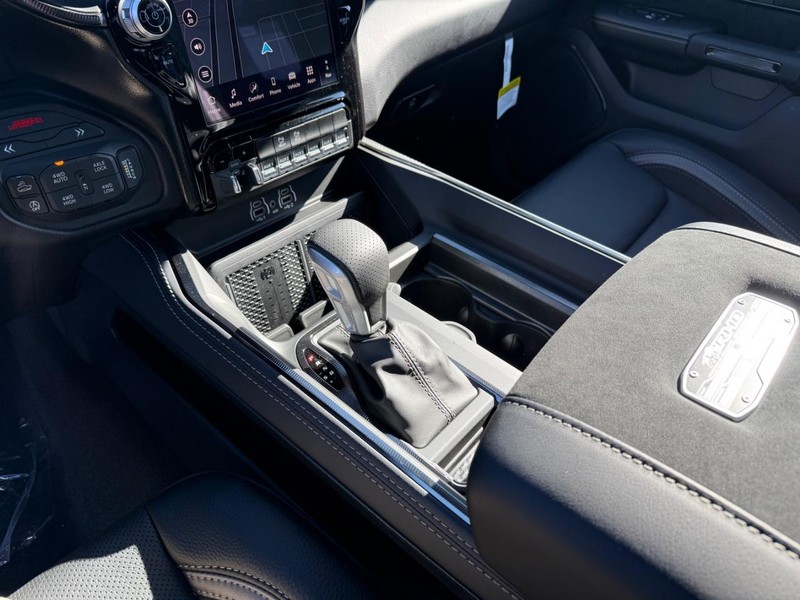 Ram 1500 Vehicle Full-screen Gallery Image 29