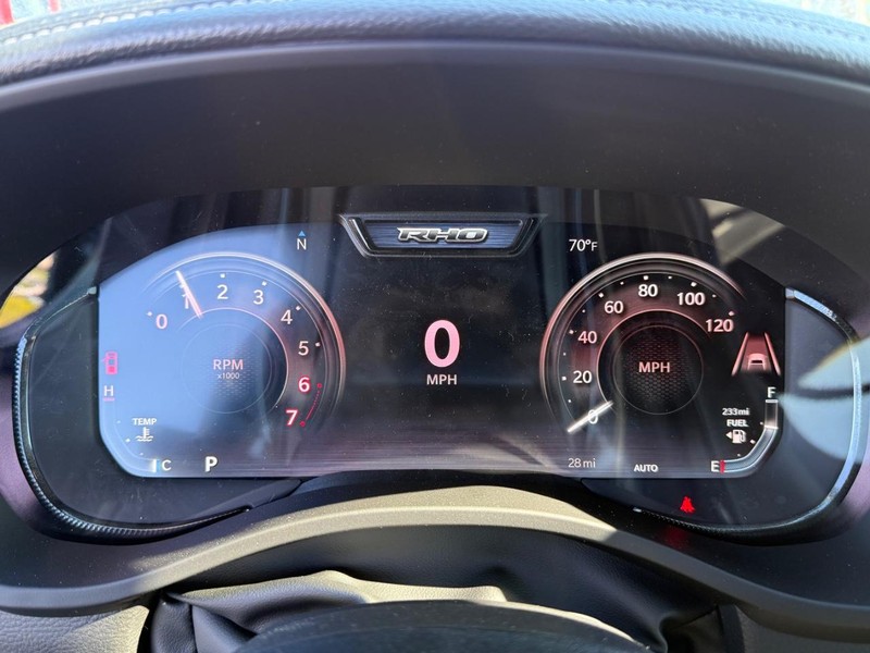 Ram 1500 Vehicle Full-screen Gallery Image 32