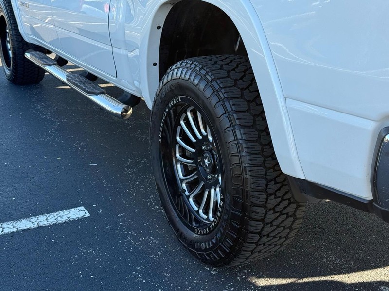 Ram 1500 Vehicle Full-screen Gallery Image 6