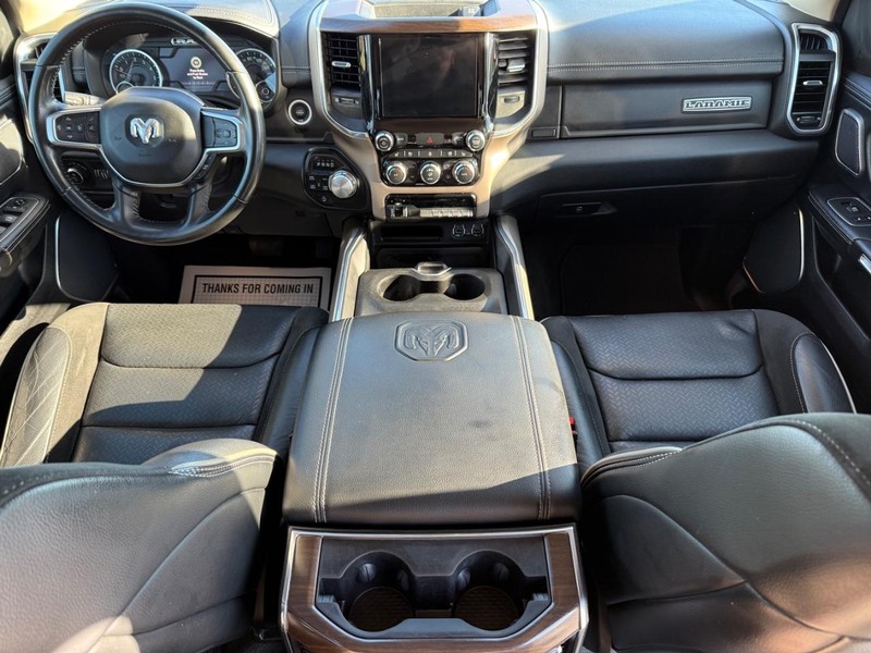 Ram 1500 Vehicle Full-screen Gallery Image 12