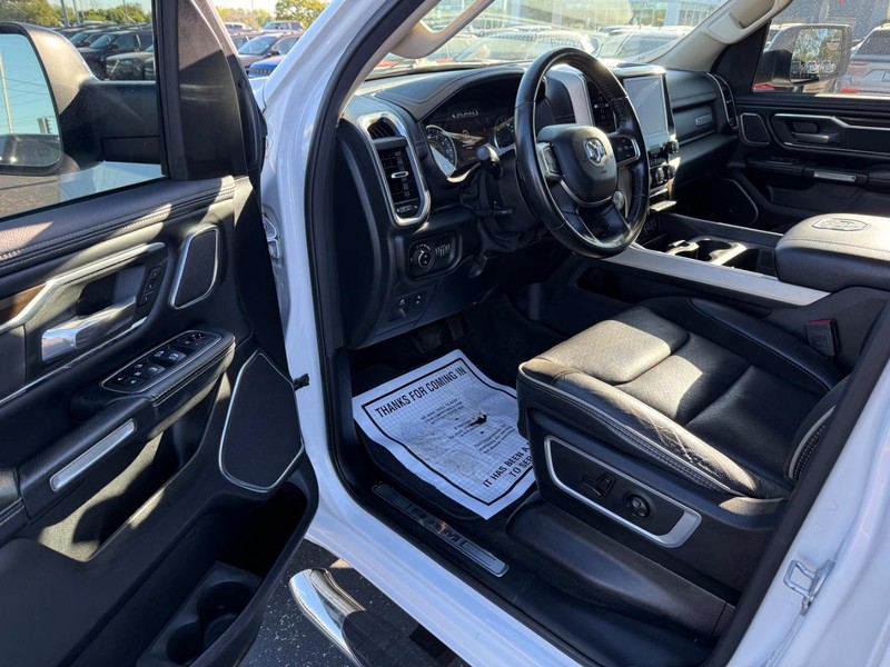 Ram 1500 Vehicle Full-screen Gallery Image 16