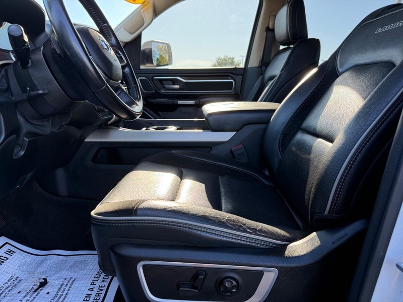 Ram 1500 Vehicle Full-screen Gallery Image 17