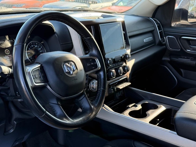 Ram 1500 Vehicle Full-screen Gallery Image 18