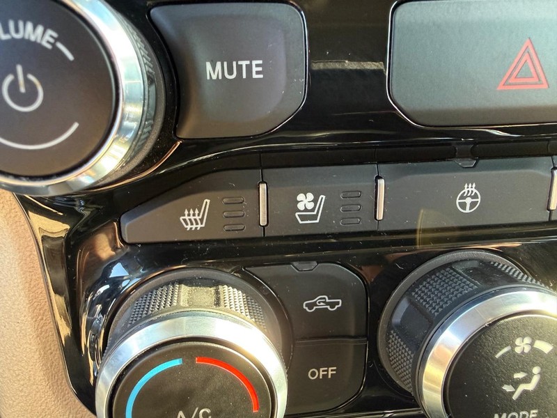 Ram 1500 Vehicle Full-screen Gallery Image 22