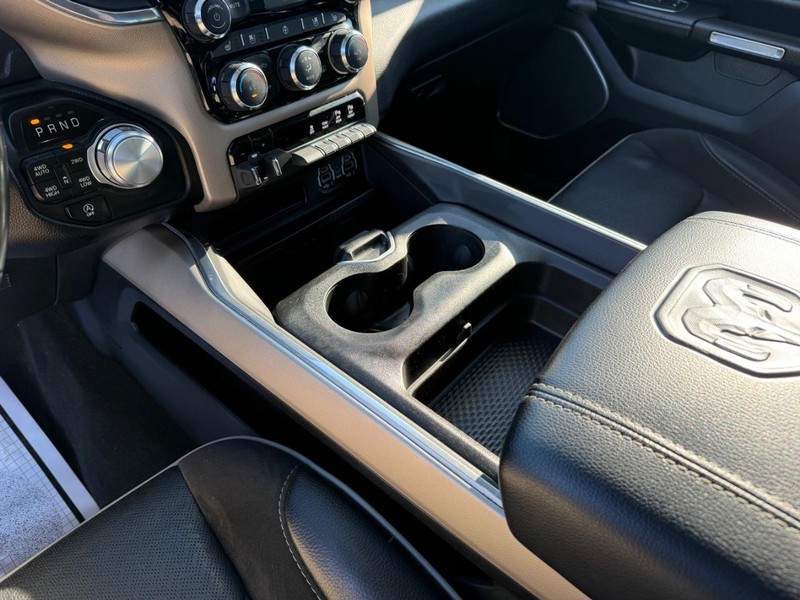 Ram 1500 Vehicle Full-screen Gallery Image 26
