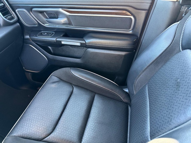 Ram 1500 Vehicle Full-screen Gallery Image 27