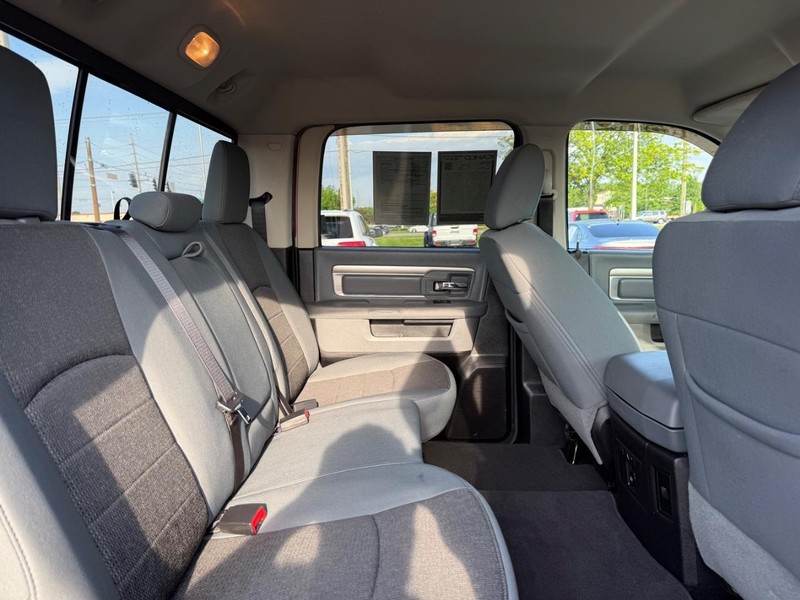 Ram 1500 Vehicle Full-screen Gallery Image 10
