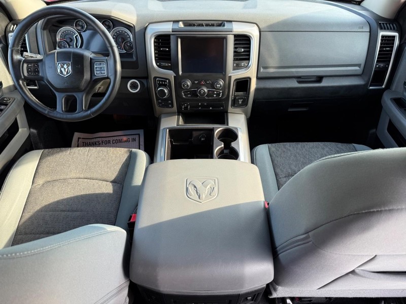 Ram 1500 Vehicle Full-screen Gallery Image 12