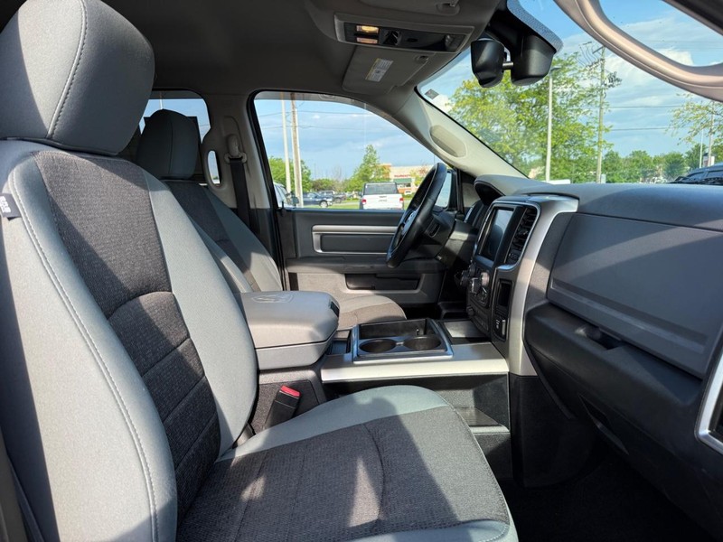 Ram 1500 Vehicle Full-screen Gallery Image 14